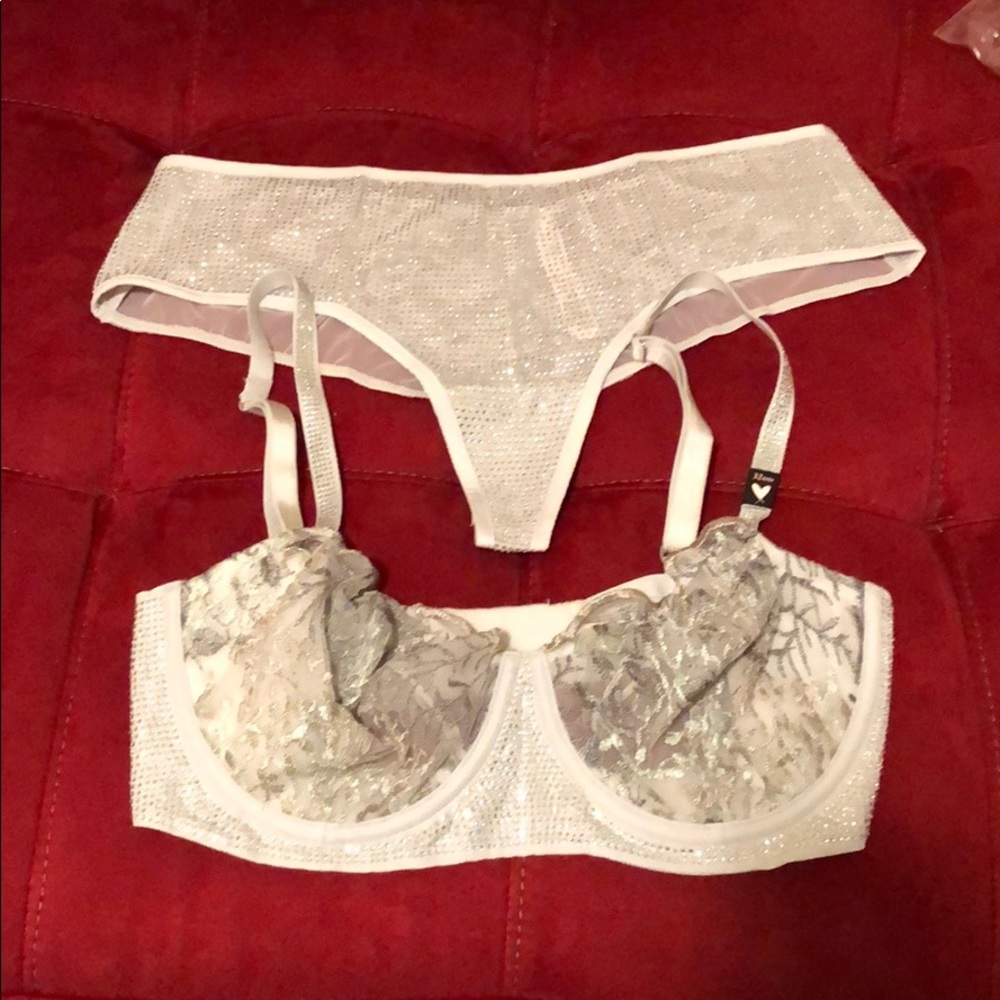 VS rare rhinestone set NWT